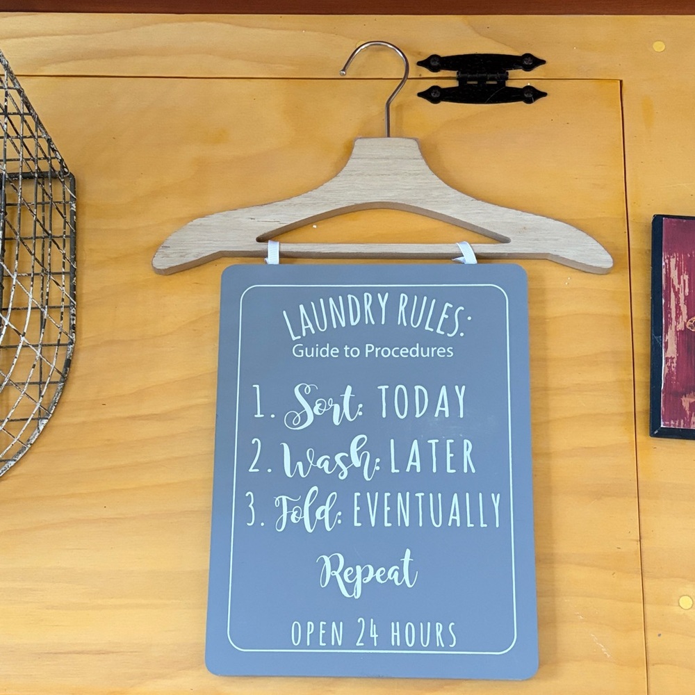 Laundry room sign